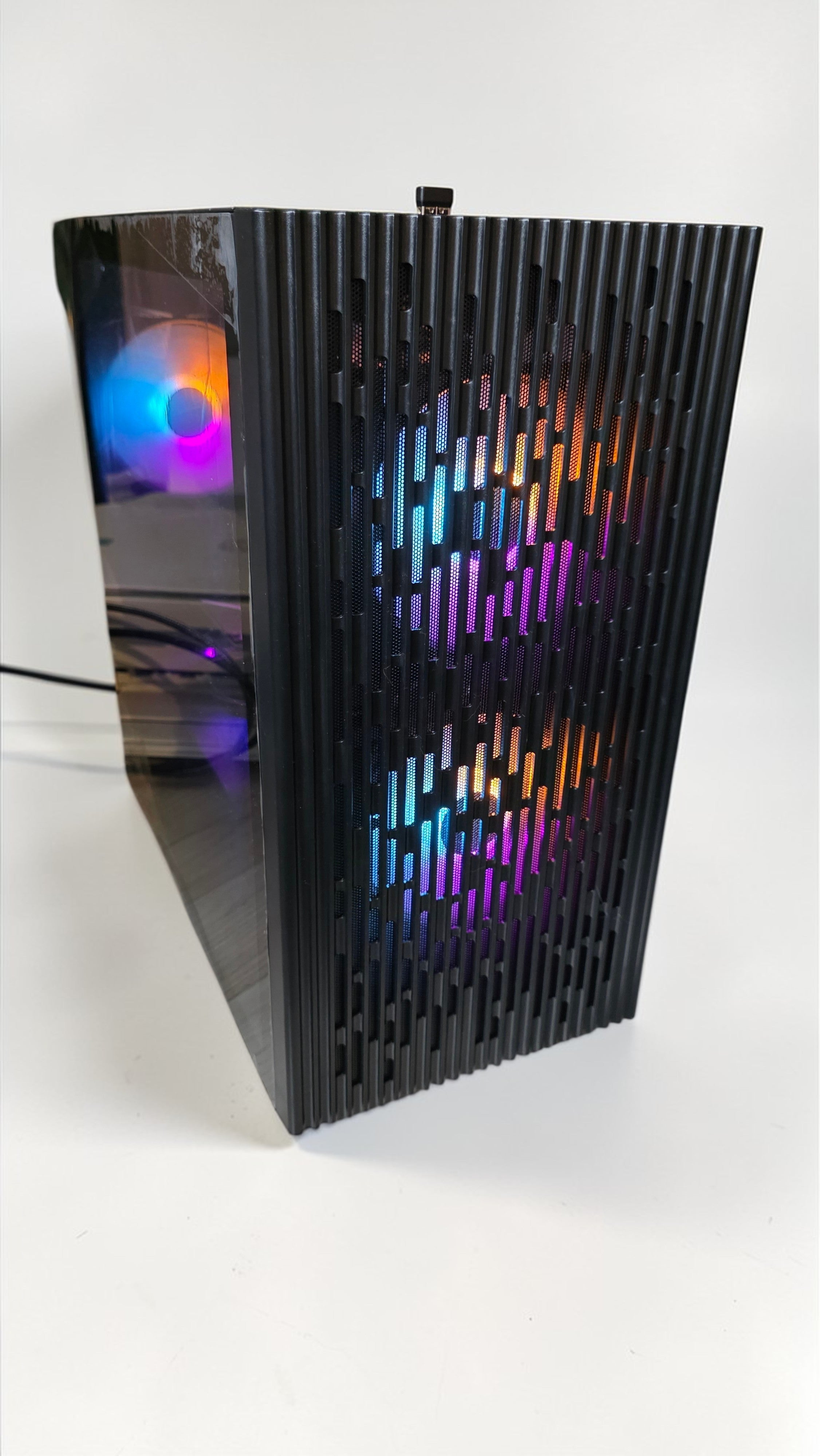Refurbished AMD Ryzen 5 3600, NVIDIA RTX 3060 Ti 8GB, 16GB DDR4 3200MHz, 500GB SSD, Windows 11, 650W 80+ Gold PSU, WiFi, Black