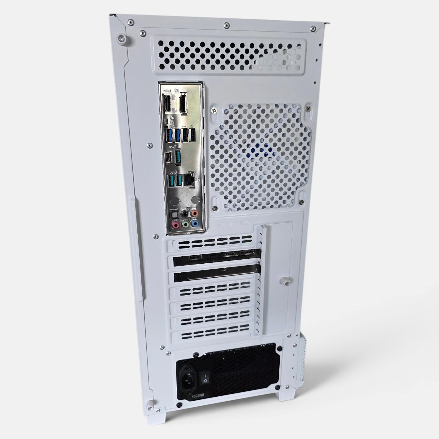 Refurbished AMD Ryzen 7 7800X3D, NVIDIA RTX 5070, 32GB DDR5 6000MHz, 1TB NVMe SSD, Windows 11, 850W Corsair PSU, WiFi, White