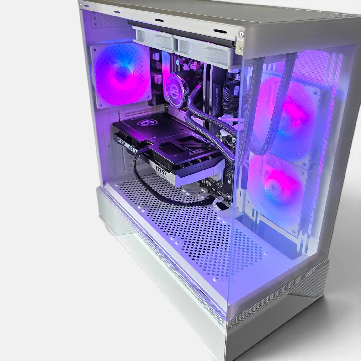 Refurbished AMD Ryzen 7 7800X3D, NVIDIA RTX 5070, 32GB DDR5 6000MHz, 1TB NVMe SSD, Windows 11, 850W Corsair PSU, WiFi, White